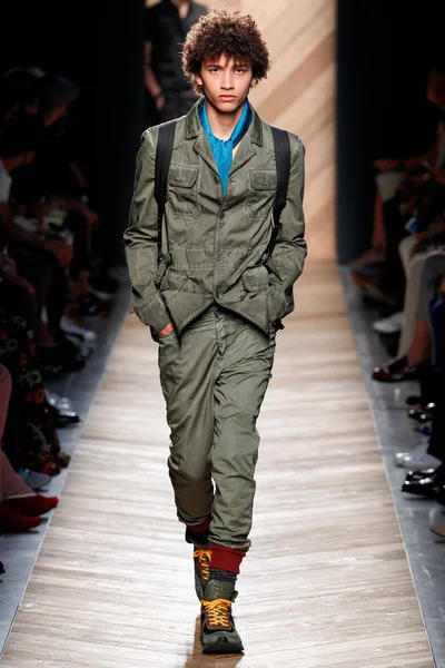 Look 13